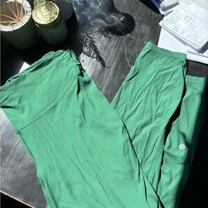 Lululemon Green ribbed leggings (size 14)